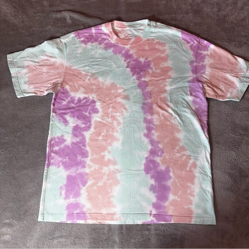Nike Tee in Pastel Pink and Green